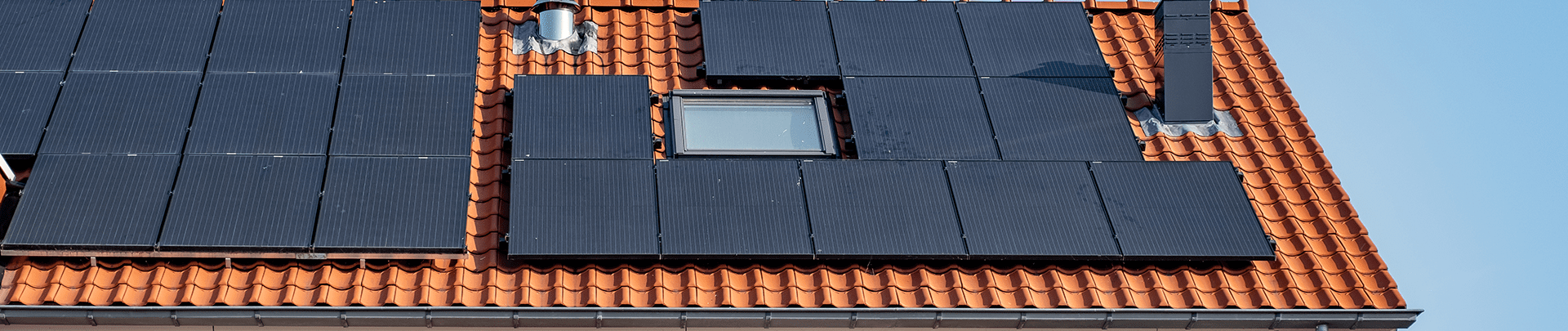 Zonnepanelen op twee huizen